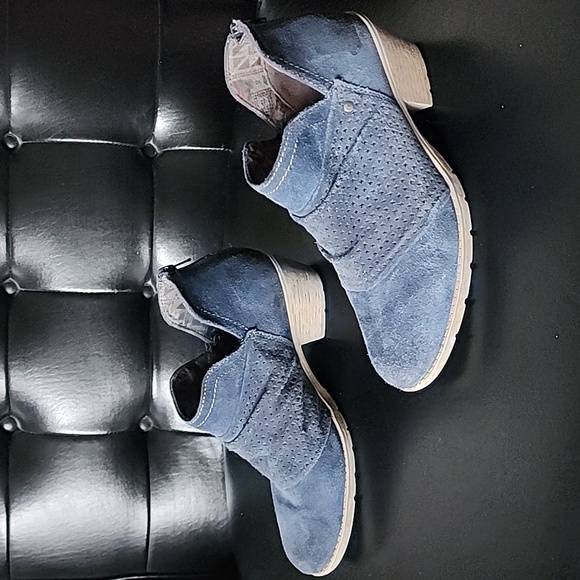 Earth Origins Amanda Blue Suede Ankle Bootie Women's Size 9 - Picture 2 of 10